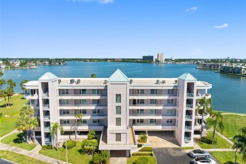 Condominio en venta en Saint Petersburg, Florida, 2 dormitorios, 117.52 m2 № 2421901 - foto 2