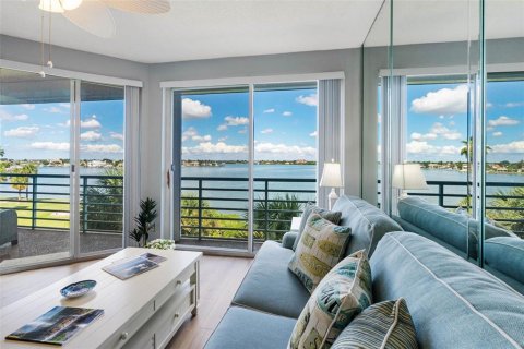 Condominio en venta en Saint Petersburg, Florida, 2 dormitorios, 117.52 m2 № 2421901 - foto 5