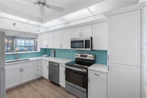 Condominio en venta en Saint Petersburg, Florida, 2 dormitorios, 117.52 m2 № 2421901 - foto 19