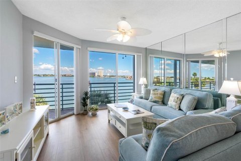 Condominio en venta en Saint Petersburg, Florida, 2 dormitorios, 117.52 m2 № 2421901 - foto 6