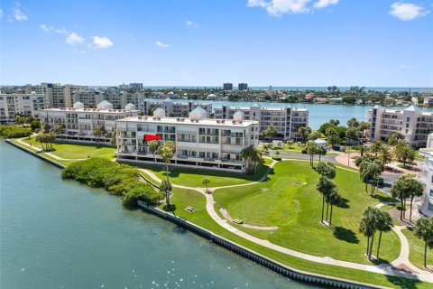 Condominio en venta en Saint Petersburg, Florida, 2 dormitorios, 117.52 m2 № 2421901 - foto 24
