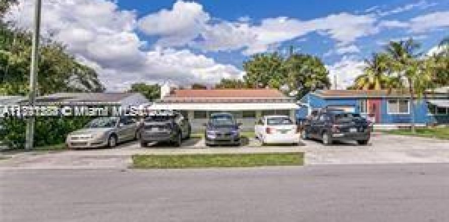 Студия в Холливуд, Флорида № 1943757