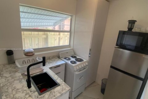 Снять в аренду виллу или дом в Холливуд, Флорида 241.08м2, № 1943757 - фото 4