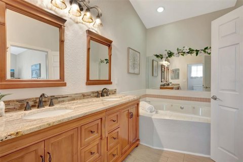 House in Port Charlotte, Florida 3 bedrooms, 170.57 sq.m. № 1749267 - photo 28