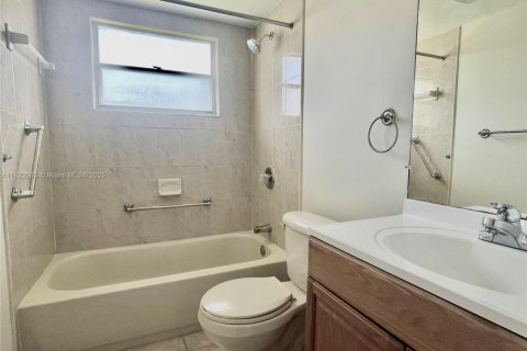 Copropriété à vendre à Pembroke Pines, Floride: 2 chambres, 88.63 m2 № 1977820 - photo 8