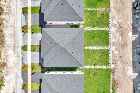 Touwnhouse à vendre à Miami, Floride: 5 chambres № 2046332 - photo 4