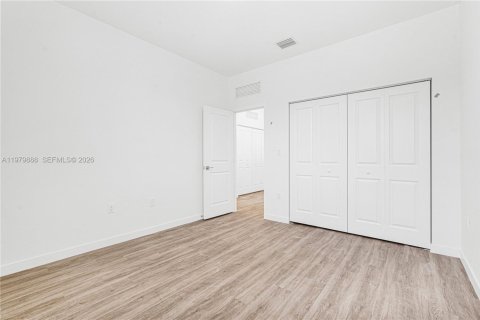 Touwnhouse à vendre à Miami, Floride: 5 chambres № 2046332 - photo 25