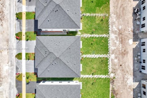 Touwnhouse à vendre à Miami, Floride: 5 chambres № 2046332 - photo 3