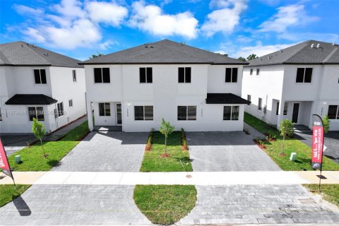 Touwnhouse à vendre à Miami, Floride: 5 chambres № 2046332 - photo 2