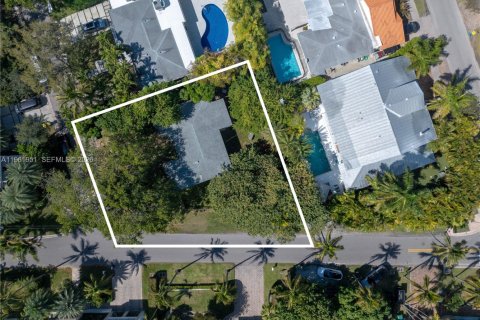 House in Key Biscayne, Florida 3 bedrooms, 123.84 sq.m. № 2027818 - photo 3