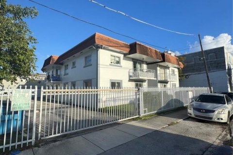 House in Miami, Florida 2 bedrooms, 60.39 sq.m. № 1944396 - photo 8