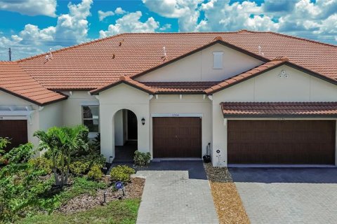 House in Wimauma, Florida 2 bedrooms, 129.6 sq.m. № 2310317