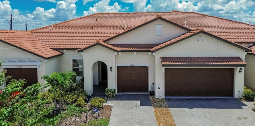 House in Wimauma, Florida 2 bedrooms, 129.6 sq.m. № 2310317