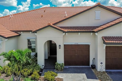 House in Wimauma, Florida 2 bedrooms, 129.6 sq.m. № 2310317 - photo 2