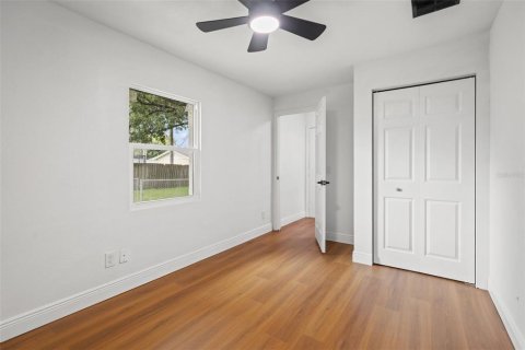 Villa ou maison à vendre à Zephyrhills, Floride: 3 chambres, 154.5 m2 № 2353528 - photo 19