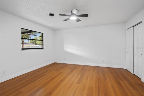 Villa ou maison à vendre à Zephyrhills, Floride: 3 chambres, 154.5 m2 № 2353528 - photo 22