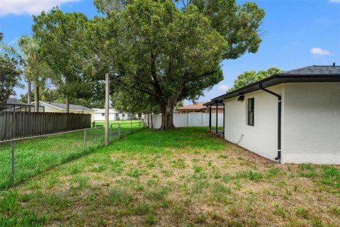 Villa ou maison à vendre à Zephyrhills, Floride: 3 chambres, 154.5 m2 № 2353528 - photo 29