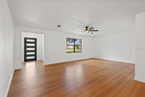 Villa ou maison à vendre à Zephyrhills, Floride: 3 chambres, 154.5 m2 № 2353528 - photo 7