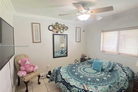 House in Homestead, Florida 3 bedrooms, 110.37 sq.m. № 1961594 - photo 11