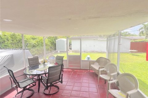 House in Homestead, Florida 3 bedrooms, 110.37 sq.m. № 1961594 - photo 15