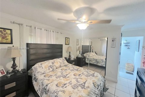 House in Homestead, Florida 3 bedrooms, 110.37 sq.m. № 1961594 - photo 14