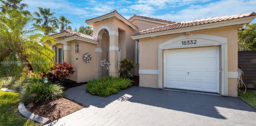 Villa ou maison à Palmetto Bay, Floride 3 chambres, 111.11 m2 № 1972263