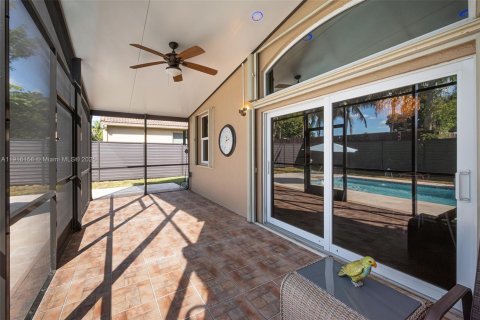 Villa ou maison à vendre à Palmetto Bay, Floride: 3 chambres, 111.11 m2 № 1972263 - photo 27