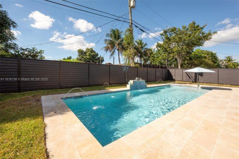 Villa ou maison à vendre à Palmetto Bay, Floride: 3 chambres, 111.11 m2 № 1972263 - photo 30