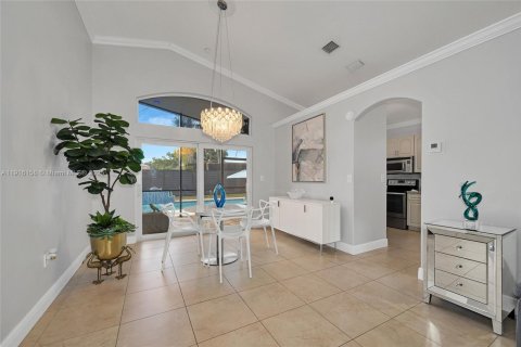 Villa ou maison à vendre à Palmetto Bay, Floride: 3 chambres, 111.11 m2 № 1972263 - photo 7