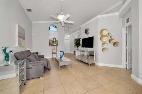 Villa ou maison à vendre à Palmetto Bay, Floride: 3 chambres, 111.11 m2 № 1972263 - photo 10