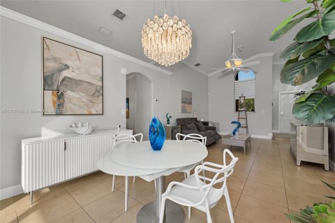 Villa ou maison à vendre à Palmetto Bay, Floride: 3 chambres, 111.11 m2 № 1972263 - photo 9