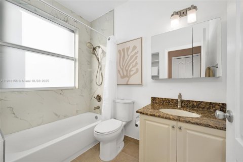 Villa ou maison à vendre à Palmetto Bay, Floride: 3 chambres, 111.11 m2 № 1972263 - photo 25