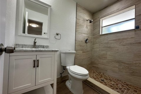 Apartamento en alquiler en Hallandale Beach, Florida, 2 dormitorios № 2073086 - foto 20
