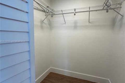 Apartamento en alquiler en Hallandale Beach, Florida, 2 dormitorios № 2073086 - foto 18