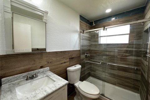Apartamento en alquiler en Hallandale Beach, Florida, 2 dormitorios № 2073086 - foto 19