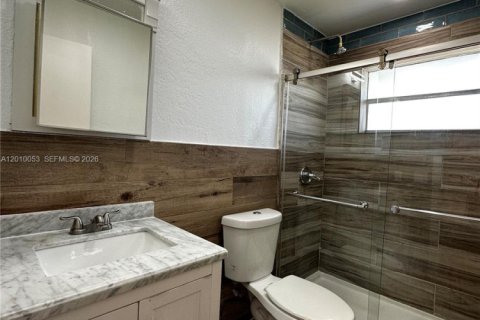 Apartamento en alquiler en Hallandale Beach, Florida, 2 dormitorios № 2073086 - foto 15