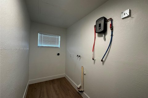 Apartamento en alquiler en Hallandale Beach, Florida, 2 dormitorios № 2073086 - foto 12