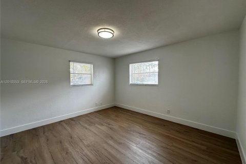 Apartamento en alquiler en Hallandale Beach, Florida, 2 dormitorios № 2073086 - foto 25