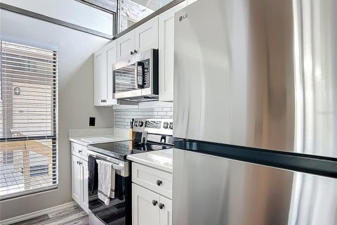 Condo in Crystal River, Florida, 1 bedroom  № 1690460 - photo 7