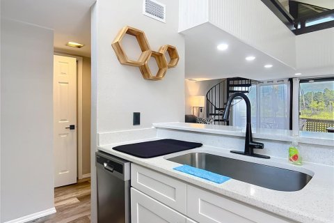 Condo in Crystal River, Florida, 1 bedroom  № 1690460 - photo 9
