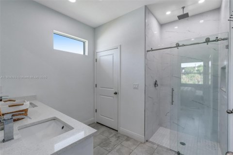 House in LaBelle, Florida 3 bedrooms, 139.63 sq.m. № 1749864 - photo 23