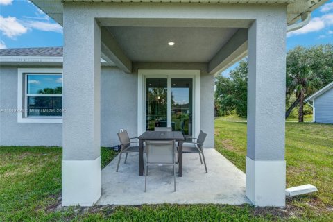 House in LaBelle, Florida 3 bedrooms, 139.63 sq.m. № 1749864 - photo 29