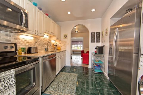 House in Safety Harbor, Florida 2 bedrooms, 84.54 sq.m. № 2095005 - photo 3