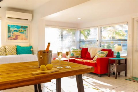 House in Safety Harbor, Florida 2 bedrooms, 84.54 sq.m. № 2095005 - photo 5