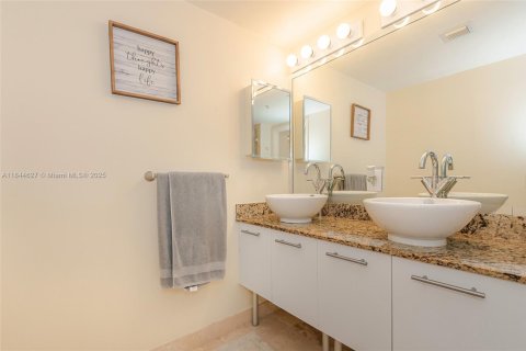 Condominio en venta en Miami, Florida, 1 dormitorio, 88.44 m2 № 1840896 - foto 27