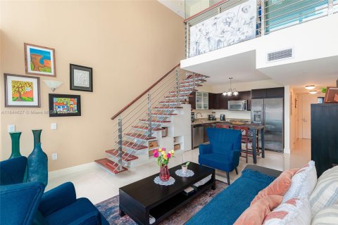 Condominio en venta en Miami, Florida, 1 dormitorio, 88.44 m2 № 1840896 - foto 14