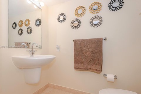 Condominio en venta en Miami, Florida, 1 dormitorio, 88.44 m2 № 1840896 - foto 19