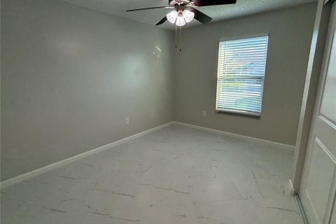 Villa ou maison à louer à Palm Harbor, Floride: 2 chambres, 92.9 m2 № 2402882 - photo 15