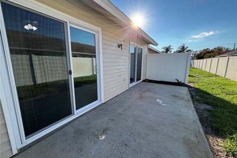 Villa ou maison à louer à Palm Harbor, Floride: 2 chambres, 92.9 m2 № 2402882 - photo 12