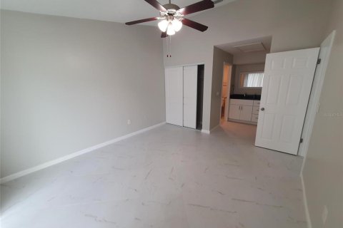 Villa ou maison à louer à Palm Harbor, Floride: 2 chambres, 92.9 m2 № 2402882 - photo 9
